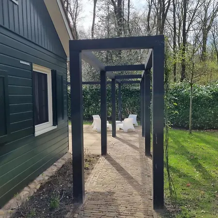 De Bosfluiter Holiday home