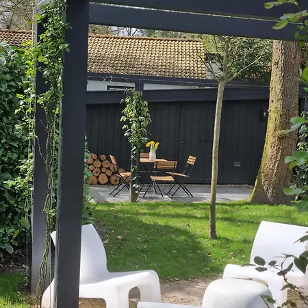 De Bosfluiter Vakantiehuis *