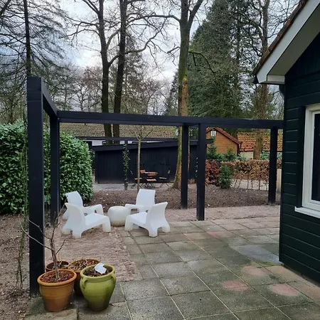 De Bosfluiter Vakantiehuis Garderen